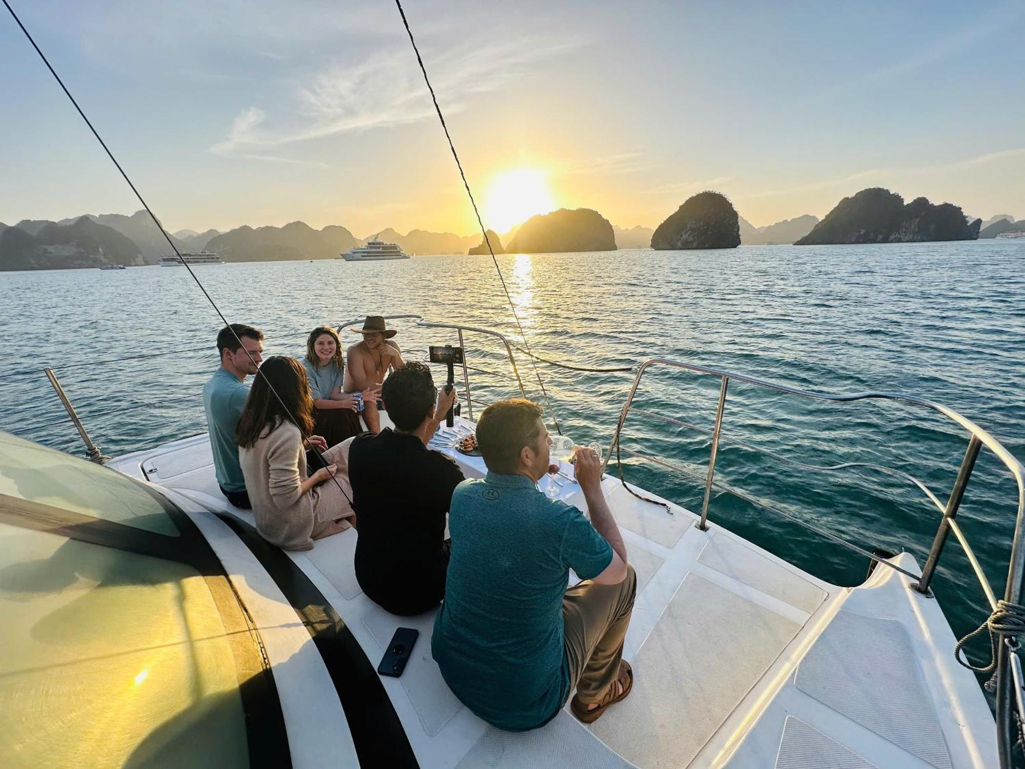 Scarlet Pearl Cruises - Wonder On Lan Ha Bay Hotel Ха Лонг Екстериор снимка